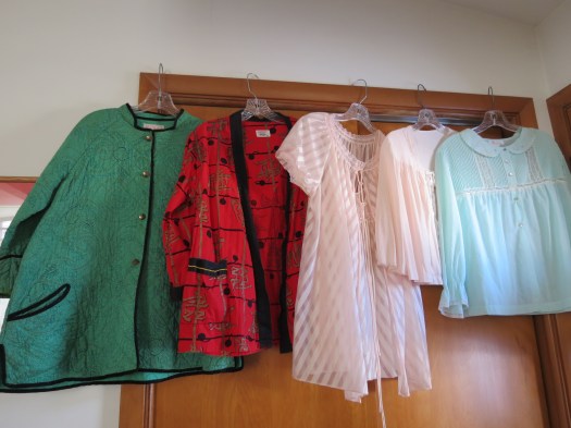 A COLLECTION OF TRUE VINTAGE SLEEPWEAR & LOUNGEWEAR