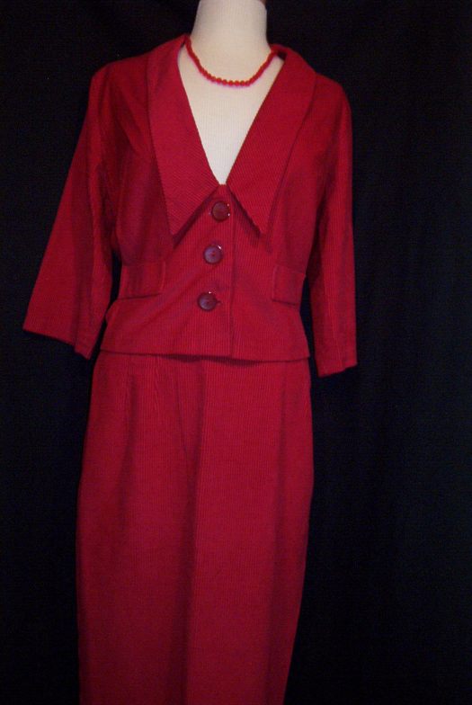 CUTE TRUE VINTAGE 1950'S/'60's CASUAL SUIT  IN RED!