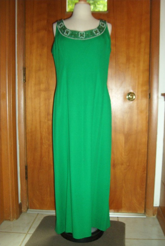BEAUTIFUL EMERALD GREEN GOWN BY A NEW YORK DESIGNER