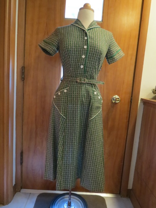 MORE TRUE VINTAGE FUN FROM THE 1940'S - A CUTE LITTLE FROCK FOR DAYTIME