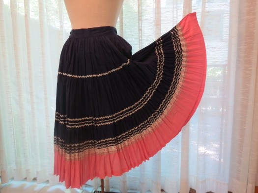 FUN TRUE VINTAGE 1950'S - EARLY 1960'S CIRCLE SKIRT