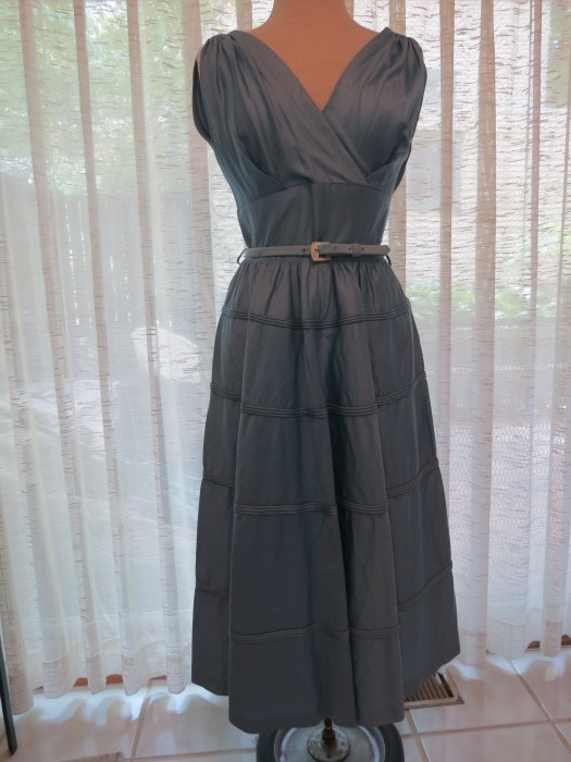  LOVELY TRUE VINTAGE 1940'S/1950'S POLISHED COTTON FROCK