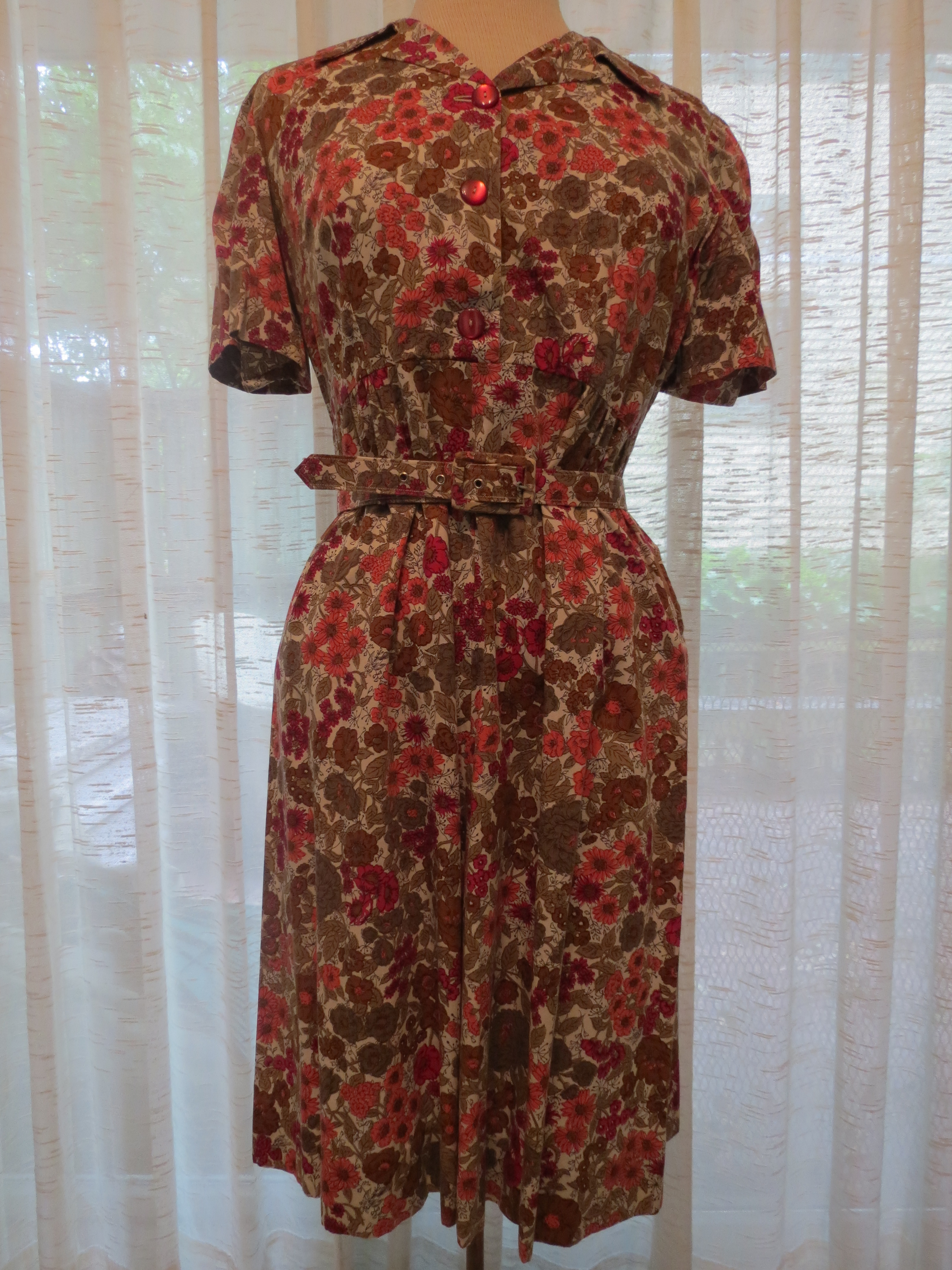 LOVELY COTTON SHIRT-WAIST FROM THE 1950'S - EARLY 1960'S IN FALL COLORS