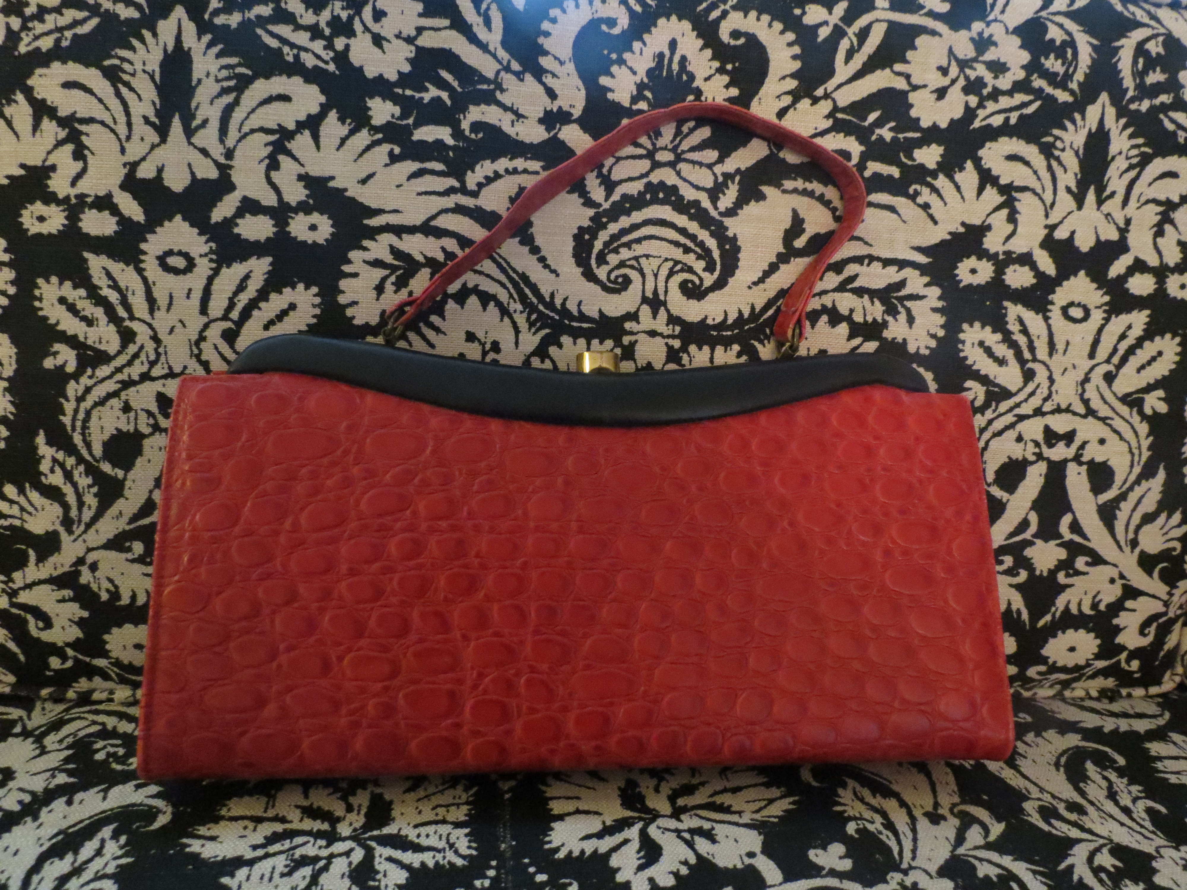 INTERESTING TRUE VINTAGE LEATHER HANDBAG FROM THE 1950'S