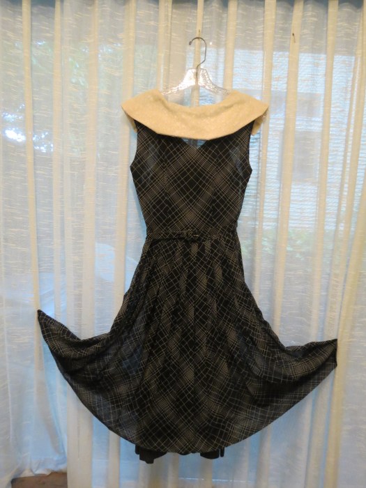 TRUE VINTAGE EARLY 1950'S DRESS A'LA GRACE KELLY