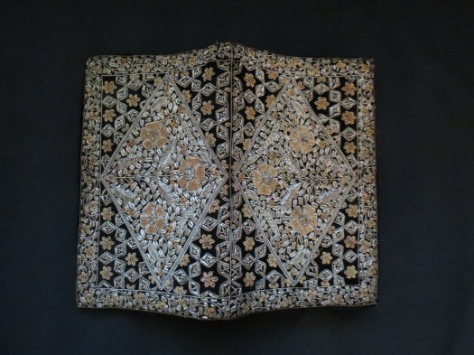 TRUE VINTAGE HANDCRAFTED EVENING PURSE - PROBABLY FROM THE 1960's