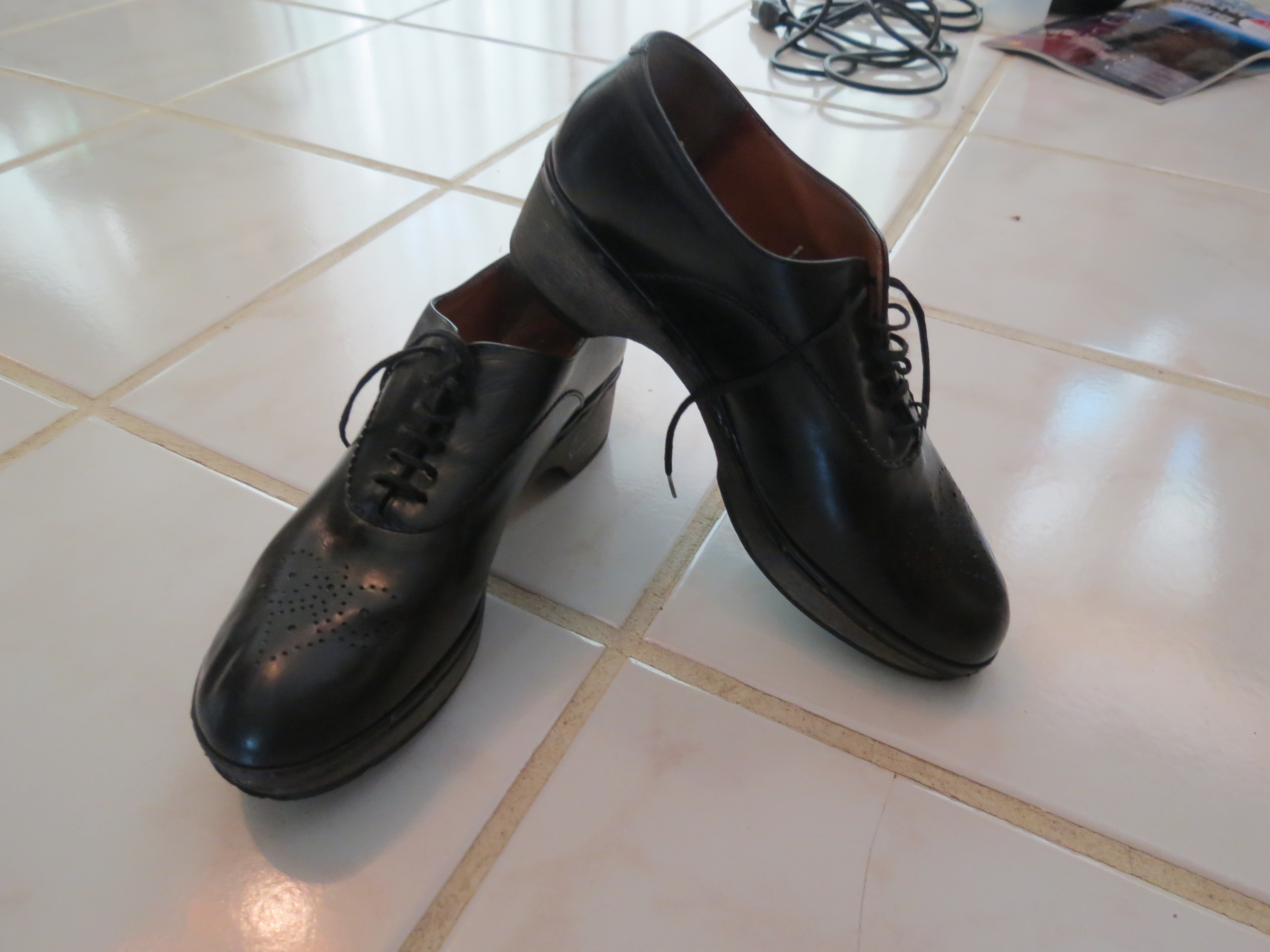FRENCH MEN'S LEATHER &WOODEN CLOGS - SMALL ENOUGH FOR ME!
