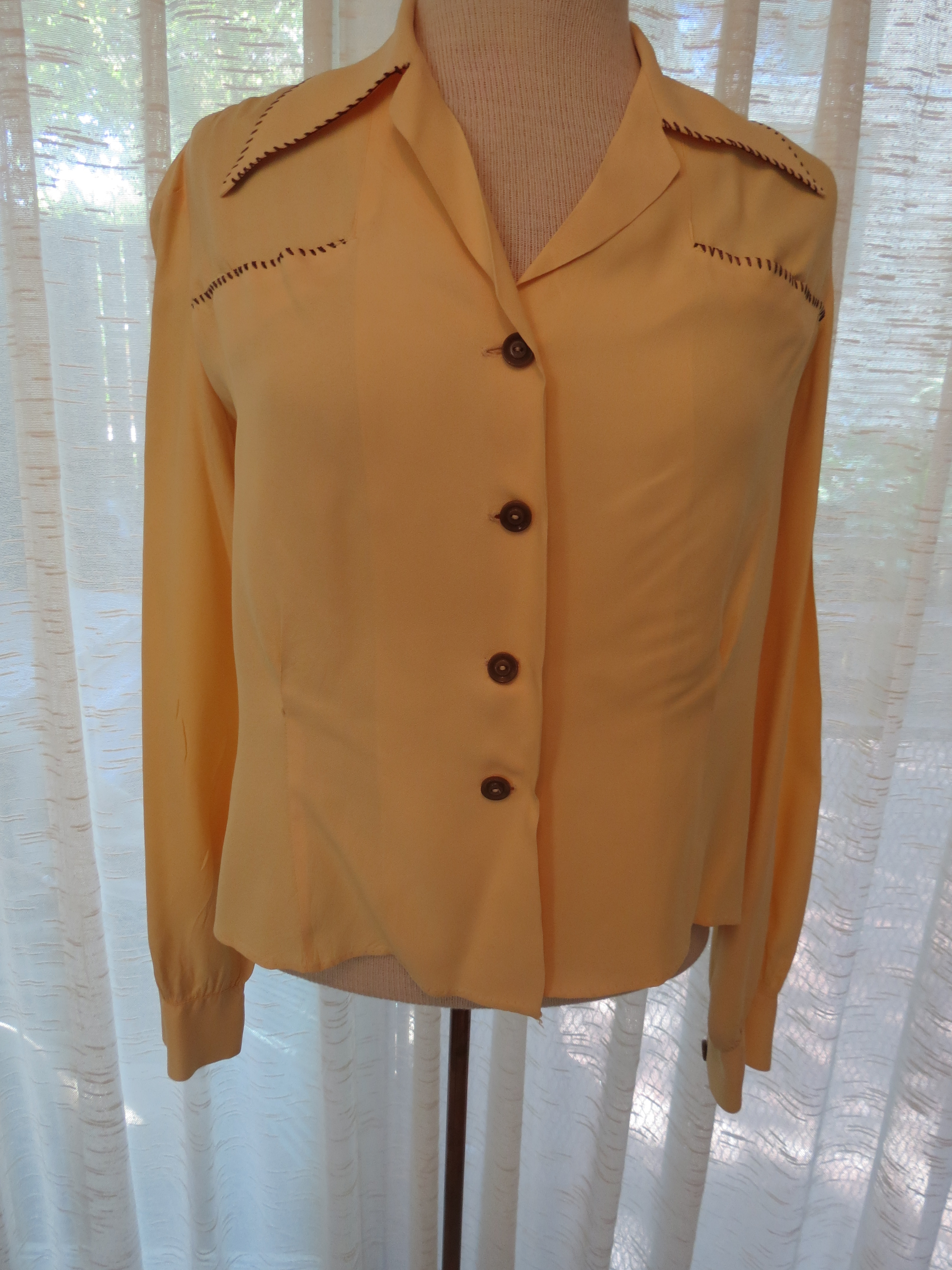 VERY SPECIAL TRUE VINTAGE 1940'S RAYON BLOUSE