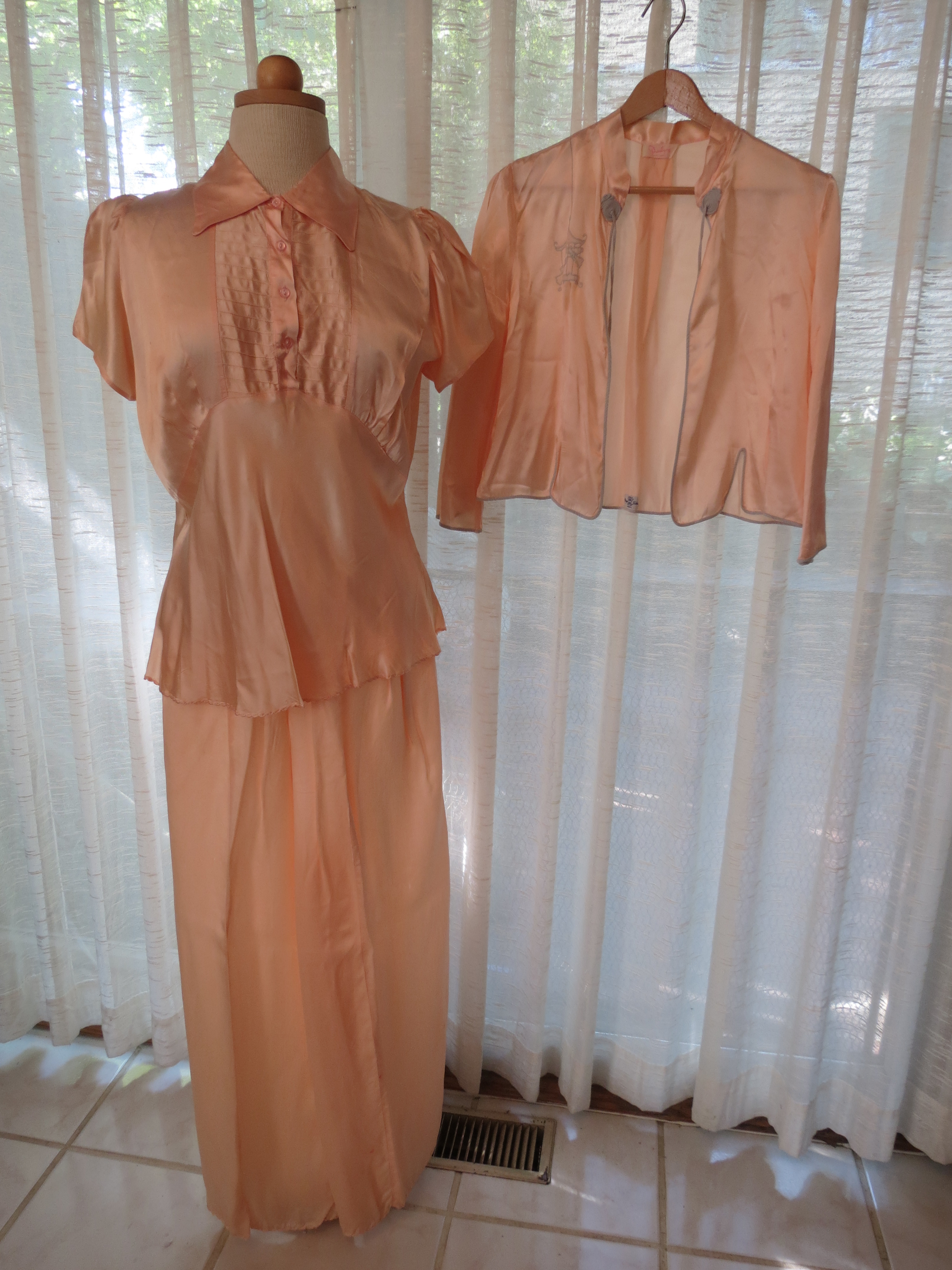 FABULOUS 1930'S - 1940'S SILK PAJAMAS AND ASIAN - INSPIRED BED JACKET