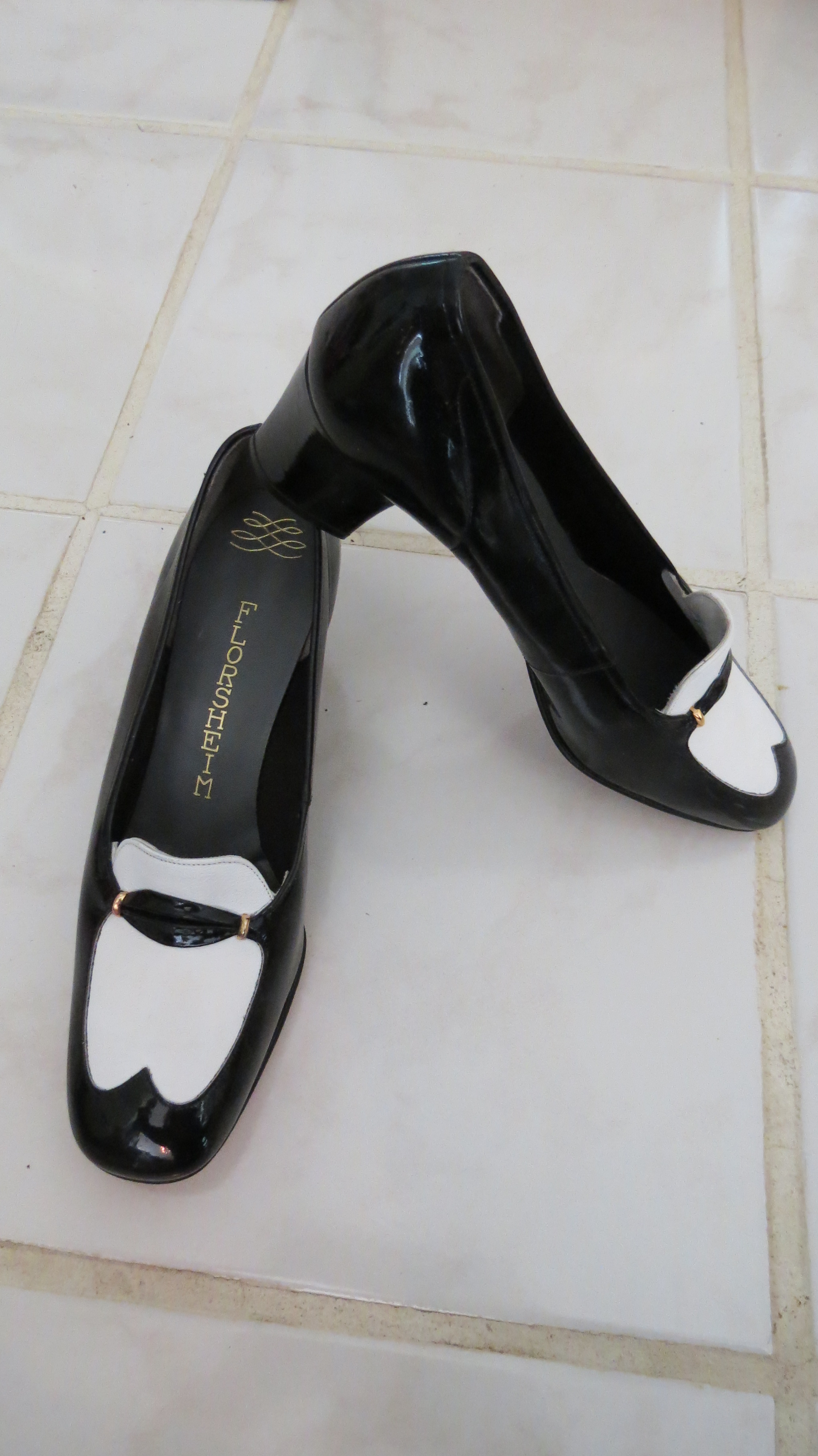 MOD BLACK AND WHITE SHOES FROM THE MID 1960'S - SPECTATOR STYLE