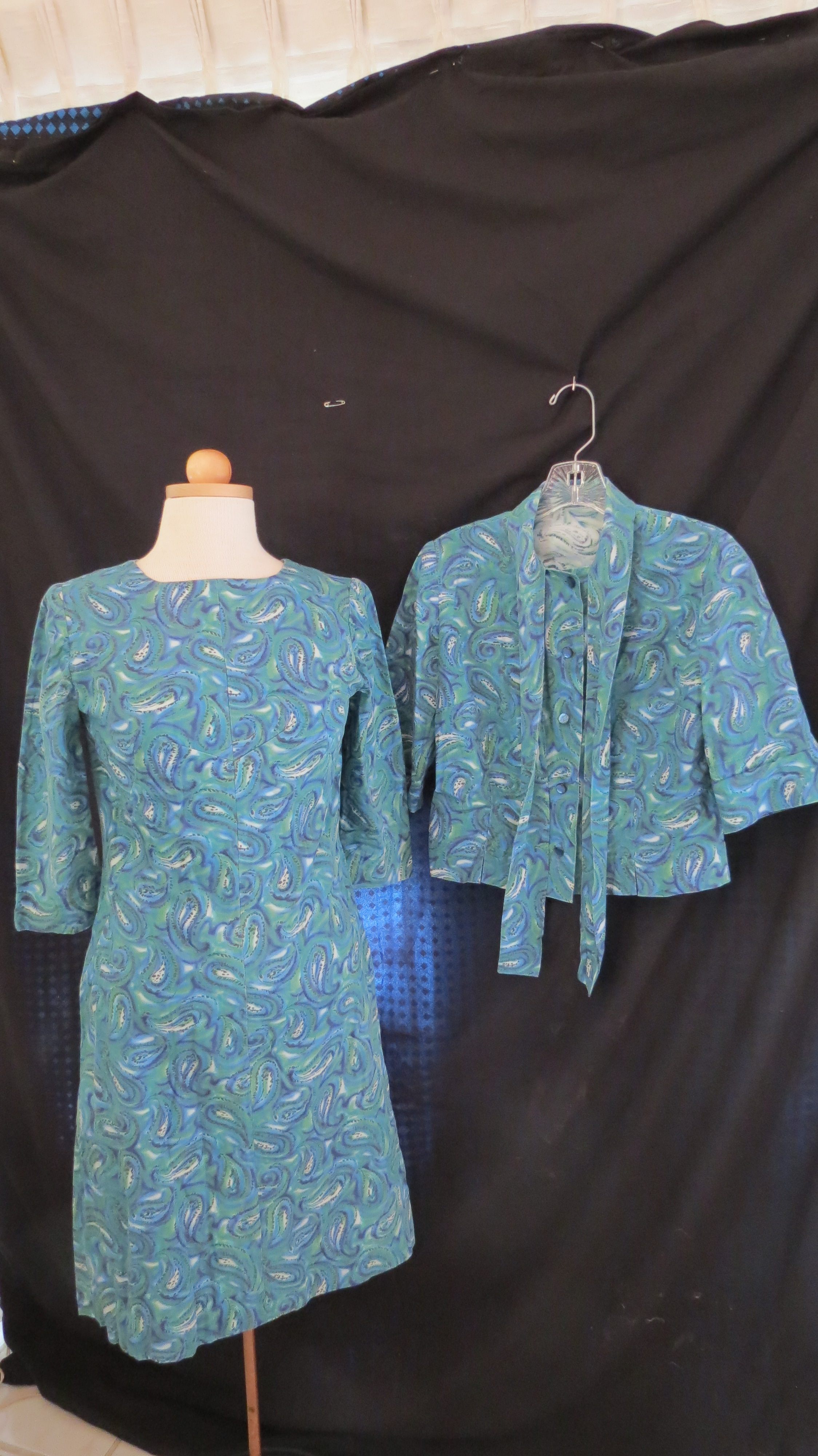 MOD 1960'S DRESS WITH MATCHING JACKET