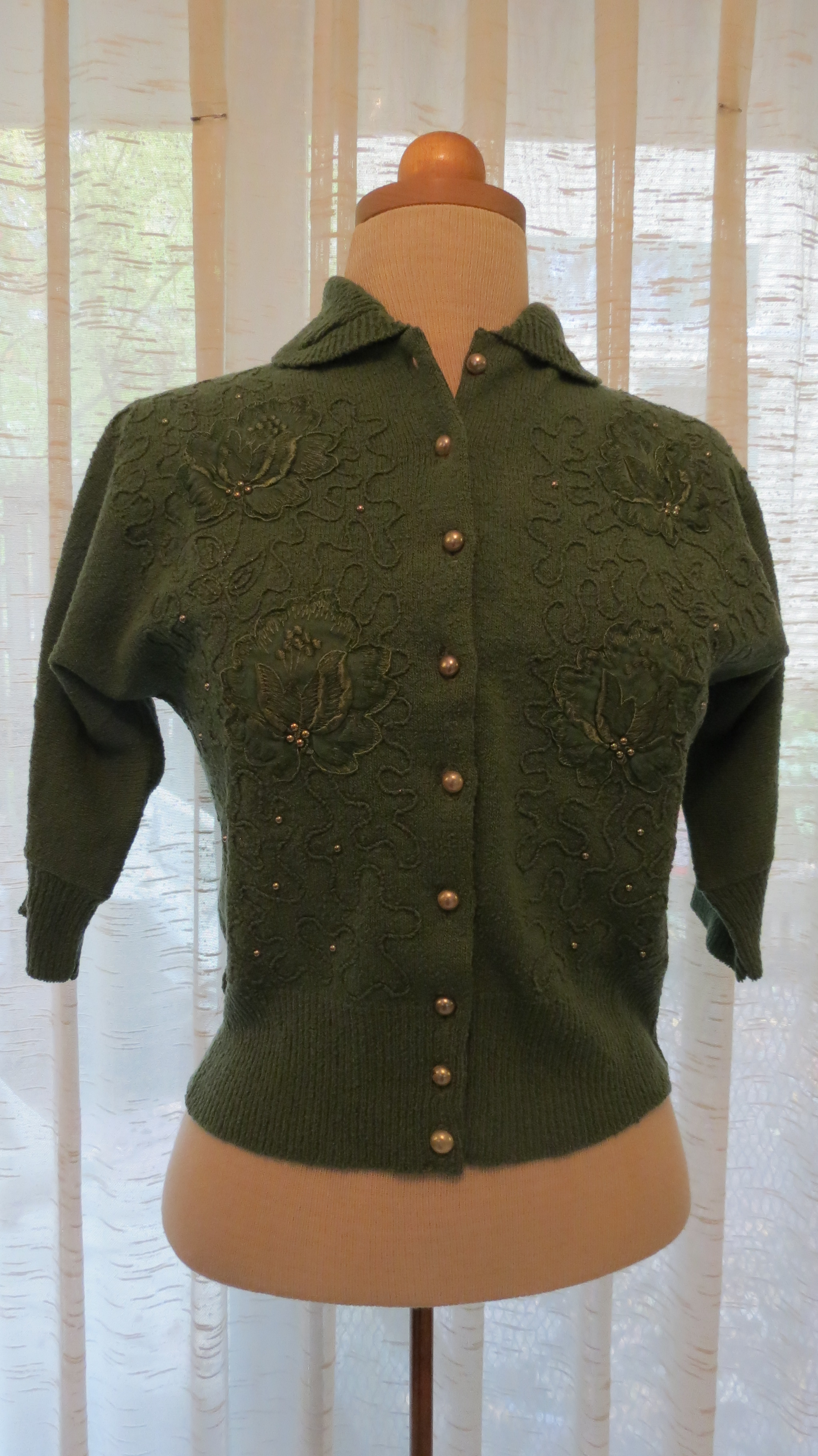ANOTHER TRUE VINTAGE DECORATED SWEATER FROM THE 1940'S