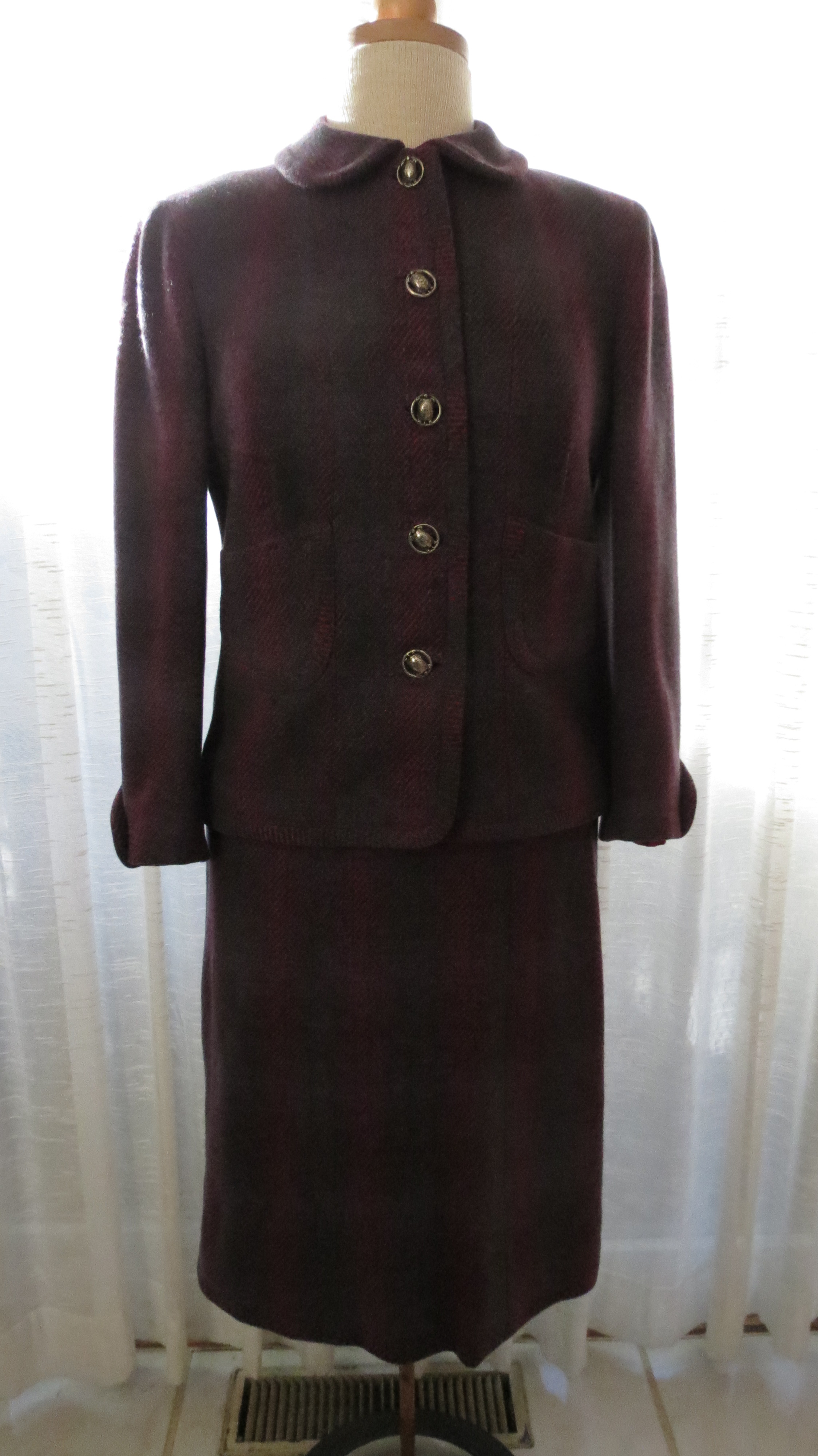 FABULOUS FIND -  ELEGANT SKIRT SUIT BY DESIGNER HENRI' BENDEL 