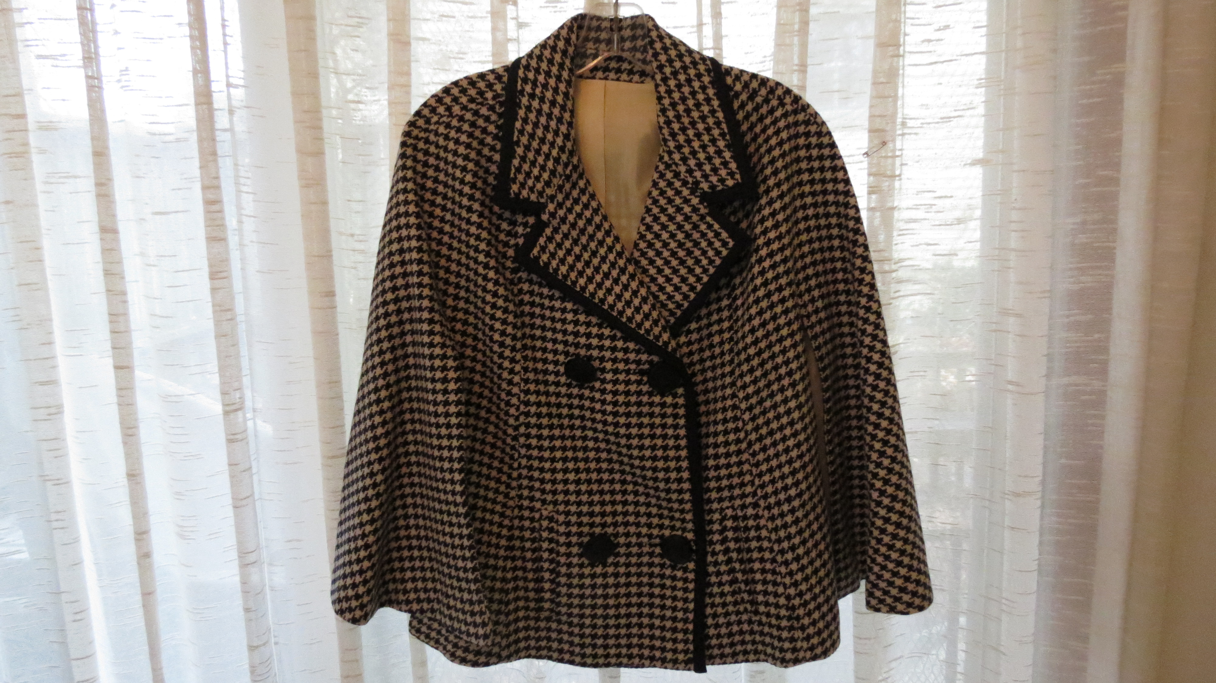 BEAUTIFUL CLASSIC NAVY & WHITE CAPE JACKET - 1950'S - '60'S TRUE VINTAGE