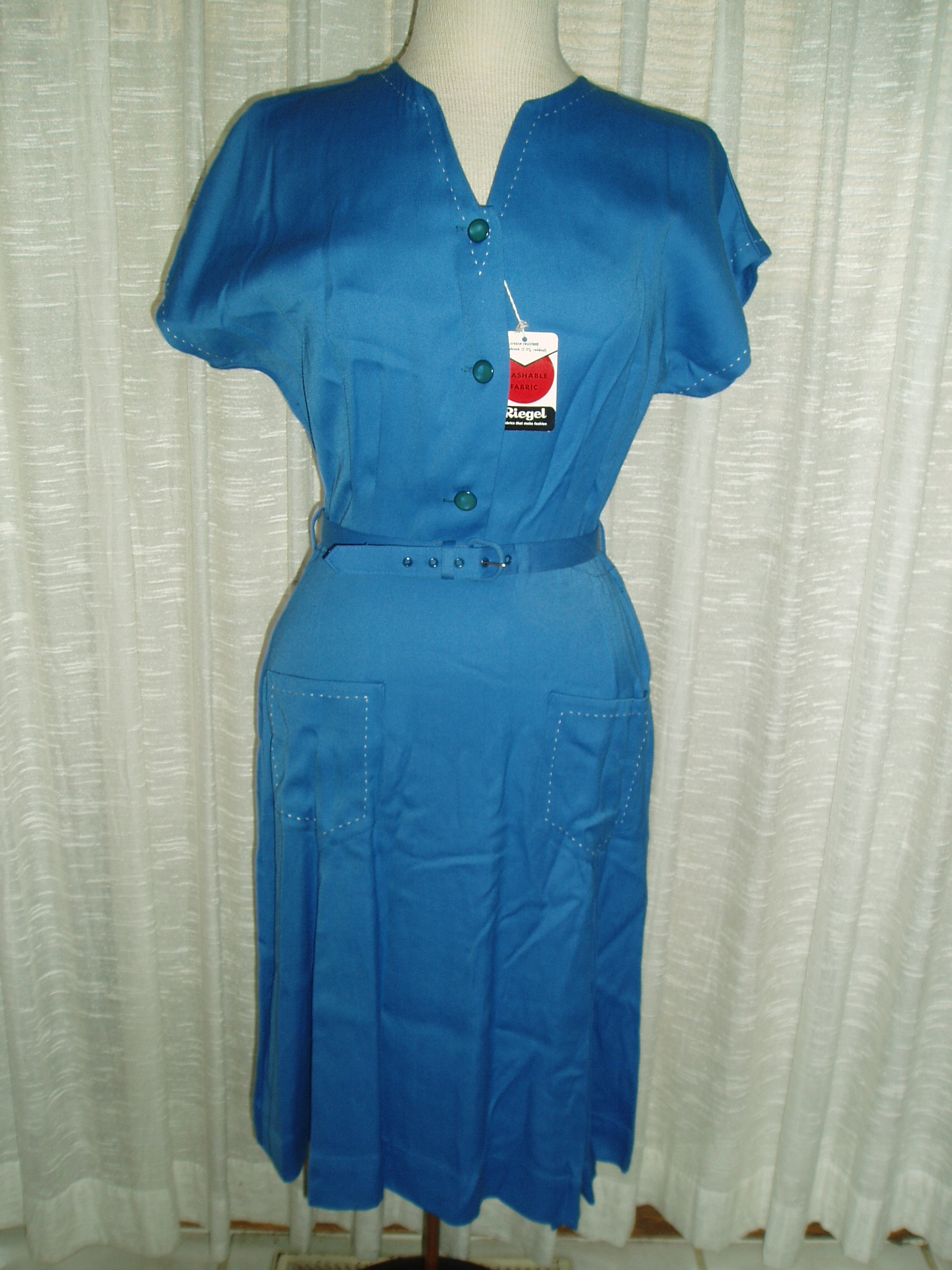 ANOTHER SURPRISE FIND!  TRUE VINTAGE 1940'S/'50'S DRESS WITH THE TAGS STILL ON!!