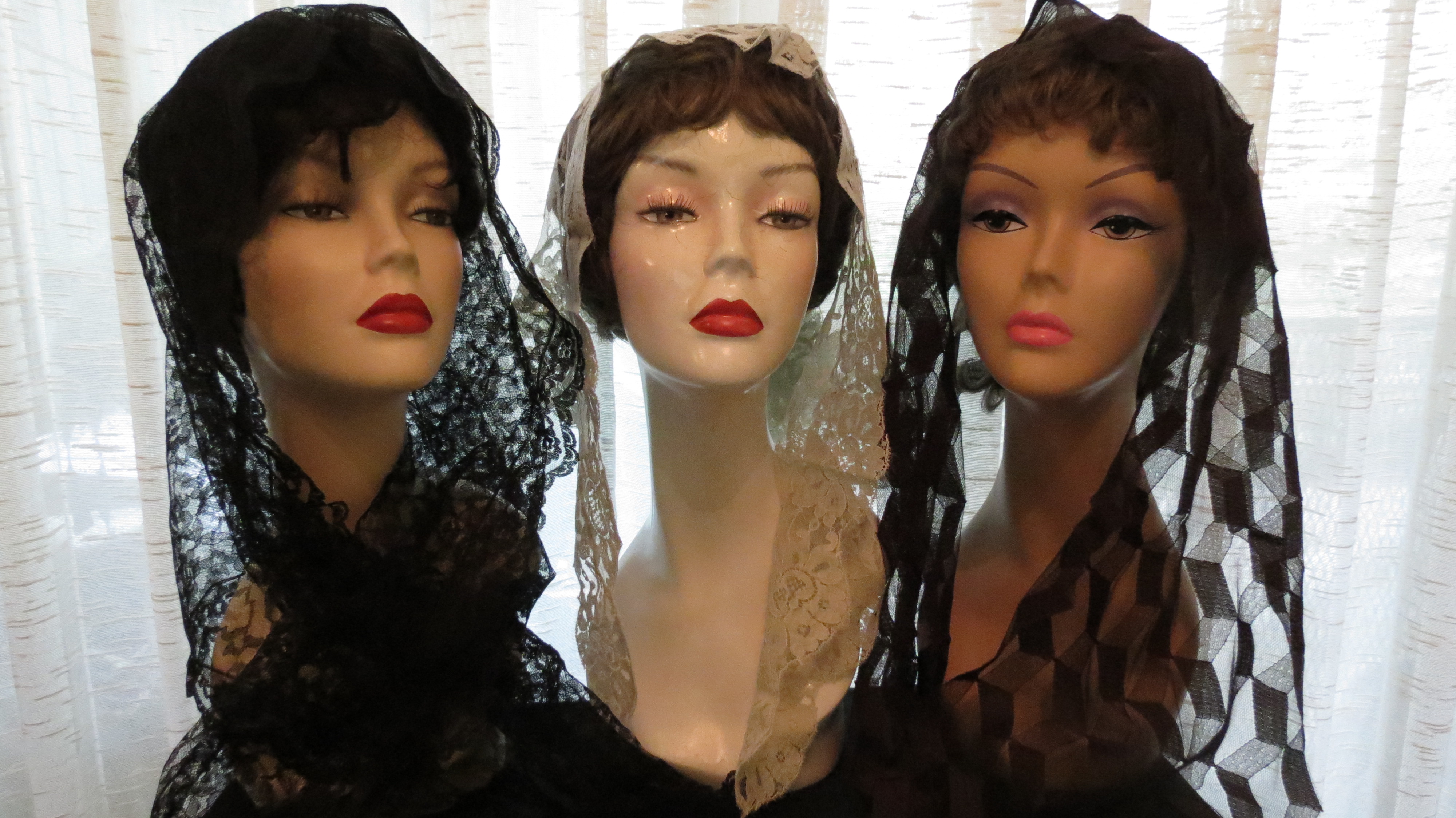 TRUE VINTAGE CLASSIC MANTILLA SCARVES - A CULTURE OF SPIRIT, TRADITION, MYSTERY AND ALLURE