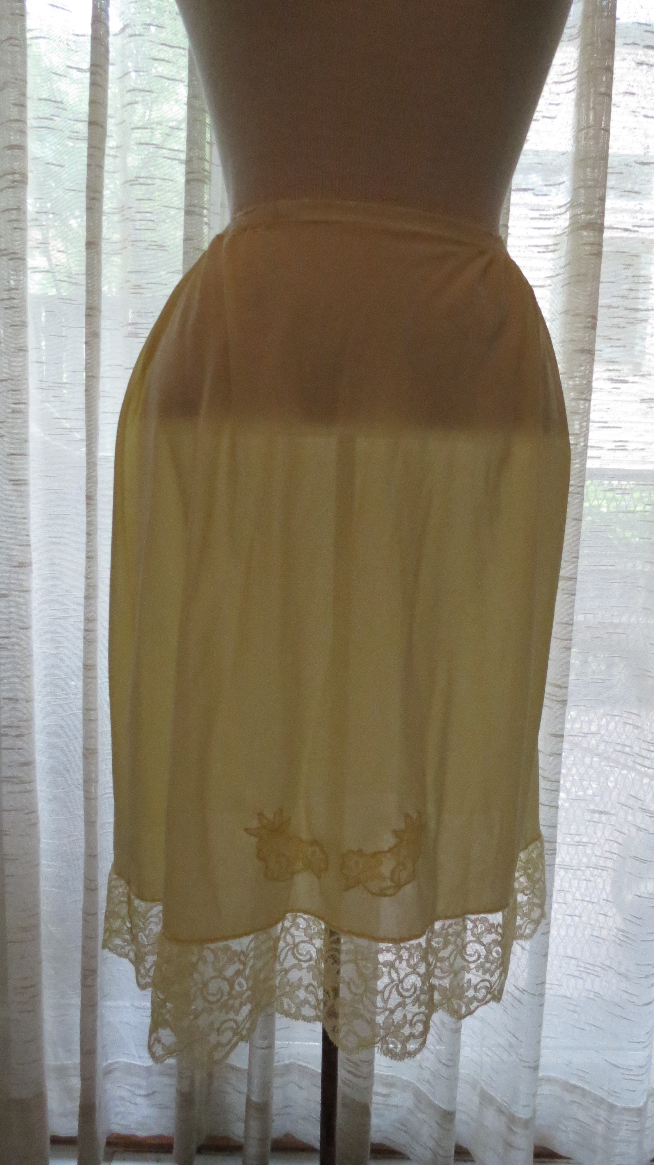 NEW FIND!  LEMON YELLOW TRUE VINTAGE 1950'S LINGERIE NYLON HALF-SLIP