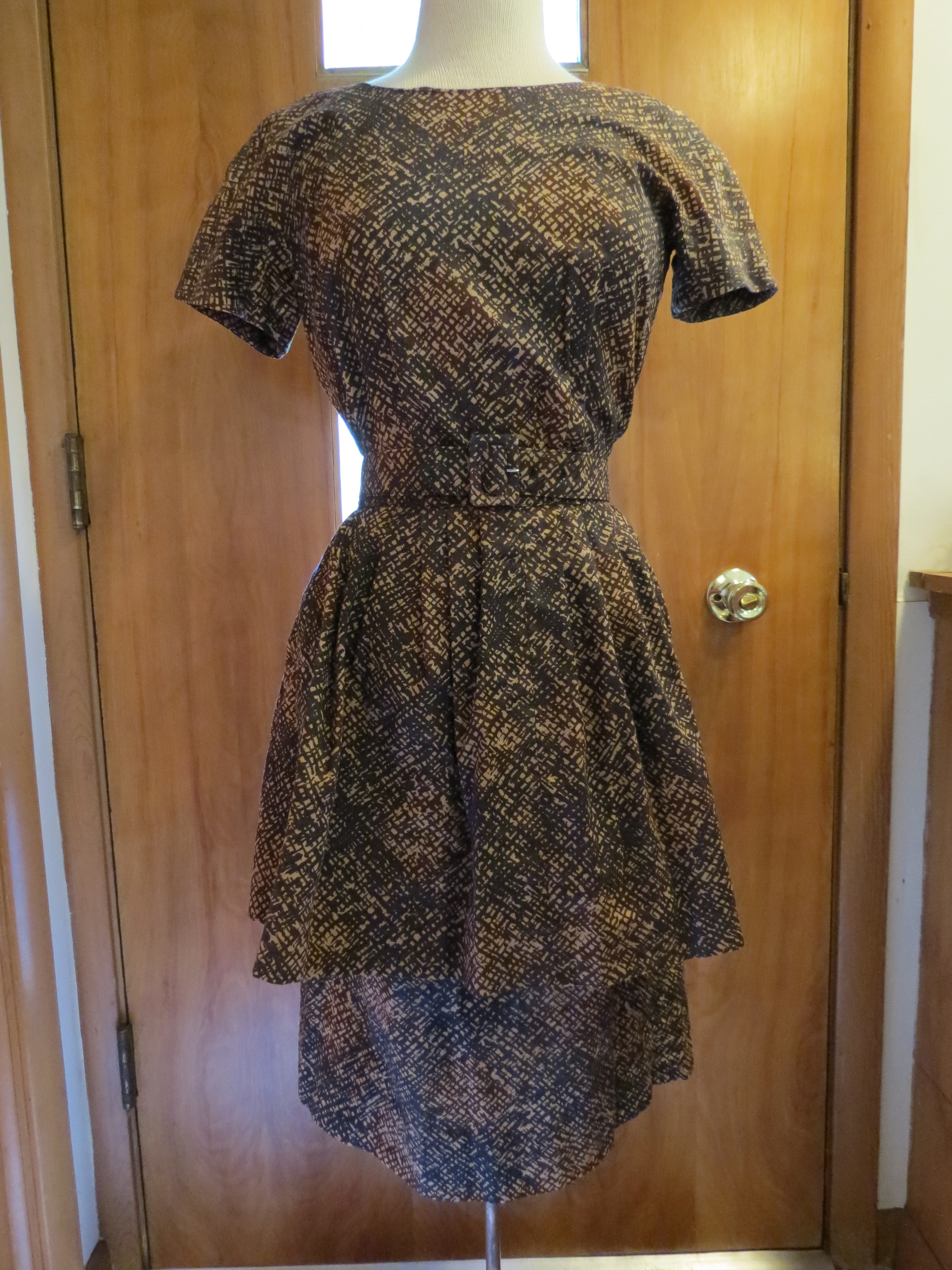 1951 PARIS DESIGNER ENSEMBLE INTERPRETED BY AMERICAN CLOTHIER NELLIE DON