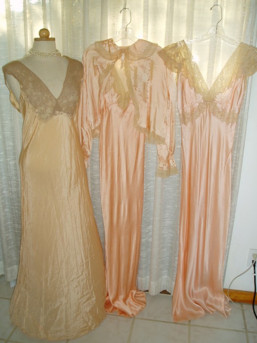 GORGEOUS AND LUXURIOUS 1930'S - 1940'S SLEEPWEAR FOR ST. VALENTINE'S NIGHT