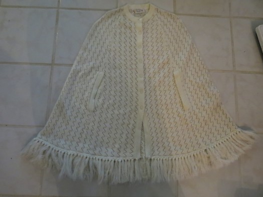 A TRUE VINTAGE KNITTED SWEATER CAPE BY BANFF, FROM THE 1960'S OR EARLY '70'S