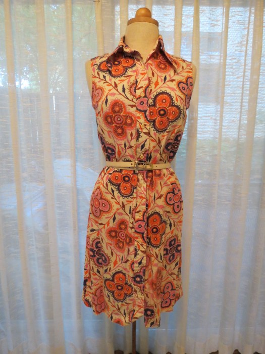 ONE OF MY FAVORITE (I SAY THAT A LOT!) DRESSES FROM THE 1970'S, BY COS COB