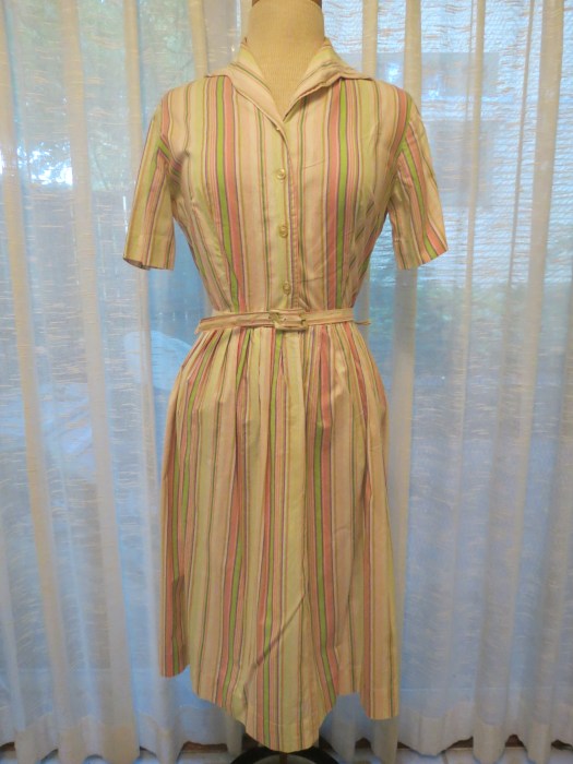 A VERY PRETTY SHIRTWAIST DRESS FROM THE EARLY 1960'S