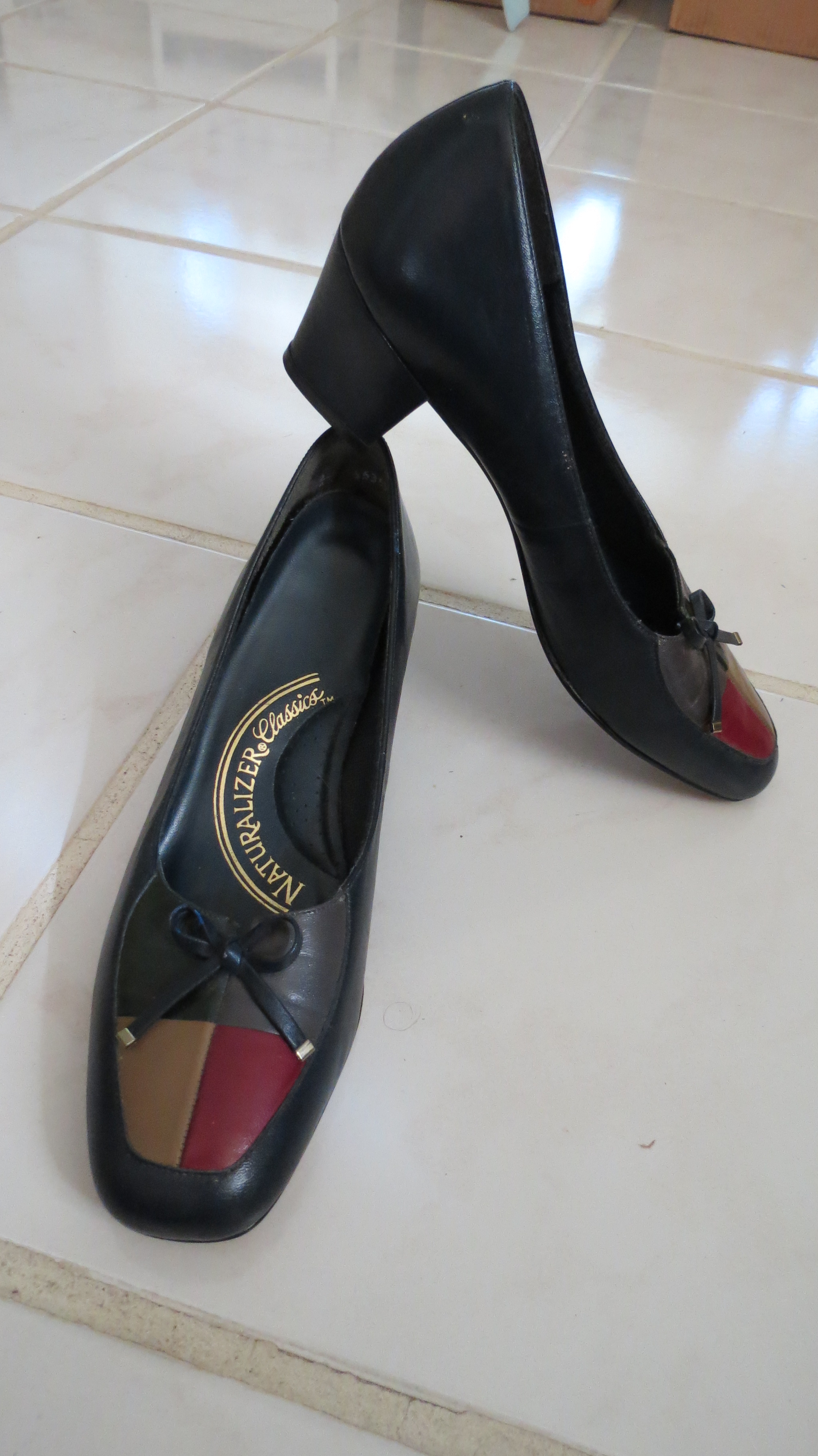A PAIR OF TRUE VINTAGE SHOES THAT REMIND ME OF AUDREY